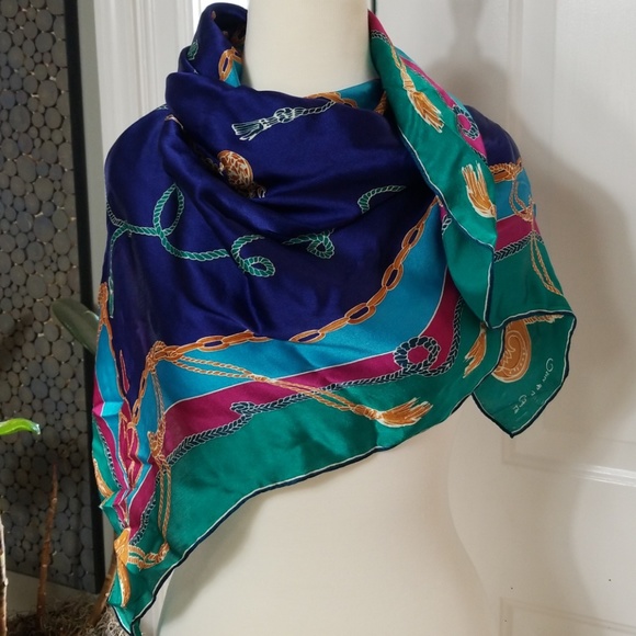Vintage Oscar De La Renta silk scarf - Picture 4 of 6